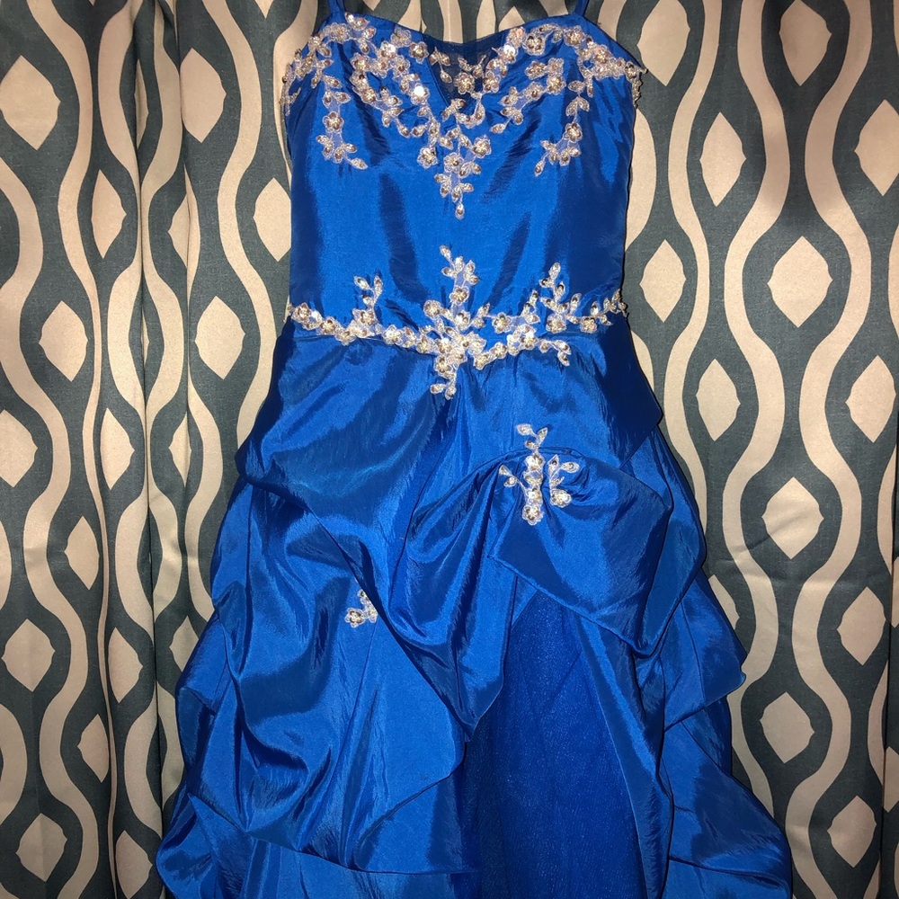 beautiful royal blue pageant gown 💙👑